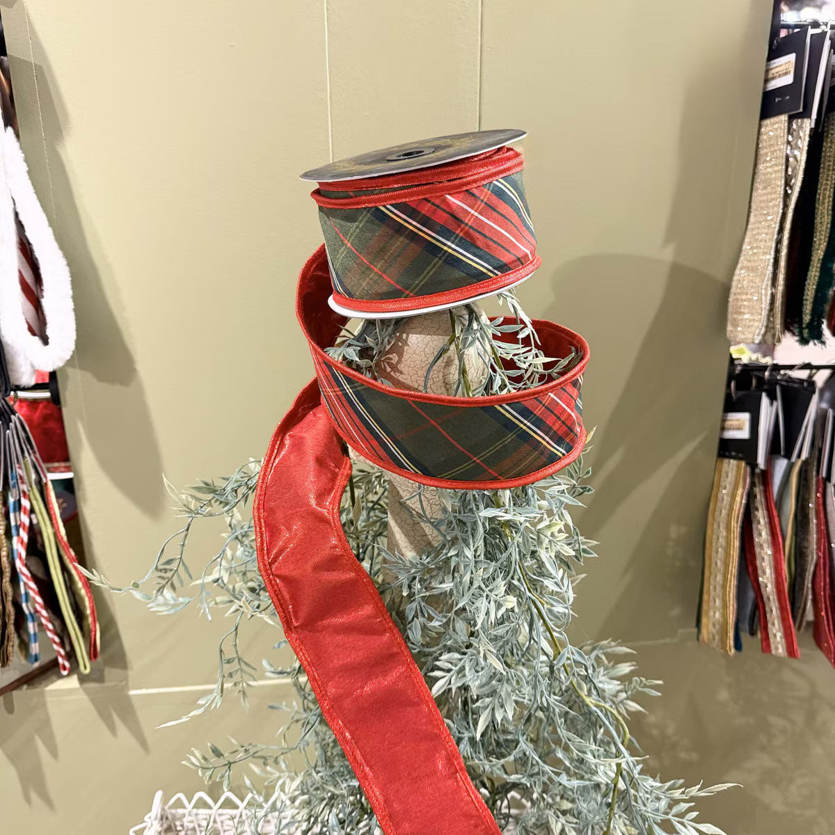 Traditions Plaid Red Ribbon 2.5x10
